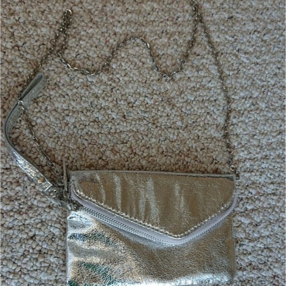 URBAN EXPRESSIONS metallic silver vegan leather wristlet clutch/crossbody bag